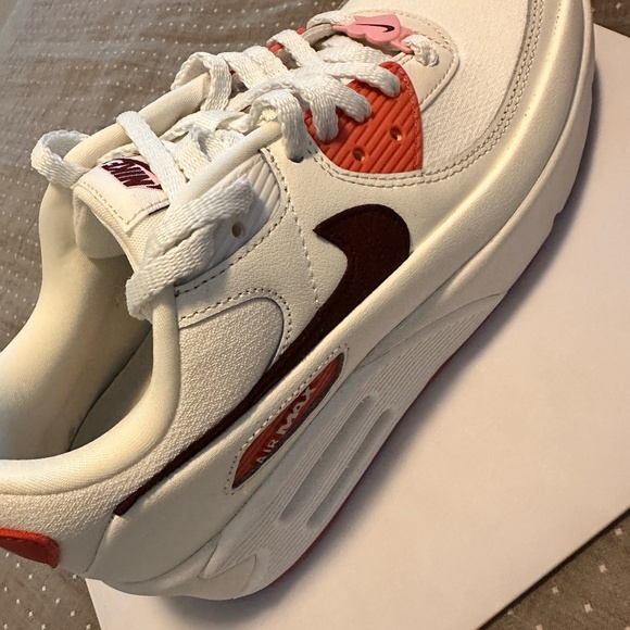 Nike Air Max 90 LV8 "Valentine" - Picture 5 of 8